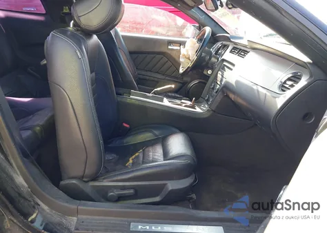 2012 Ford Mustang V6 Premium z USA, uszkodzony, nr VIN 1ZVBP8AM7C5288303